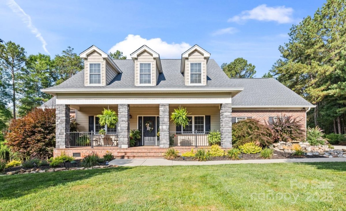 221 Riverwalk Drive