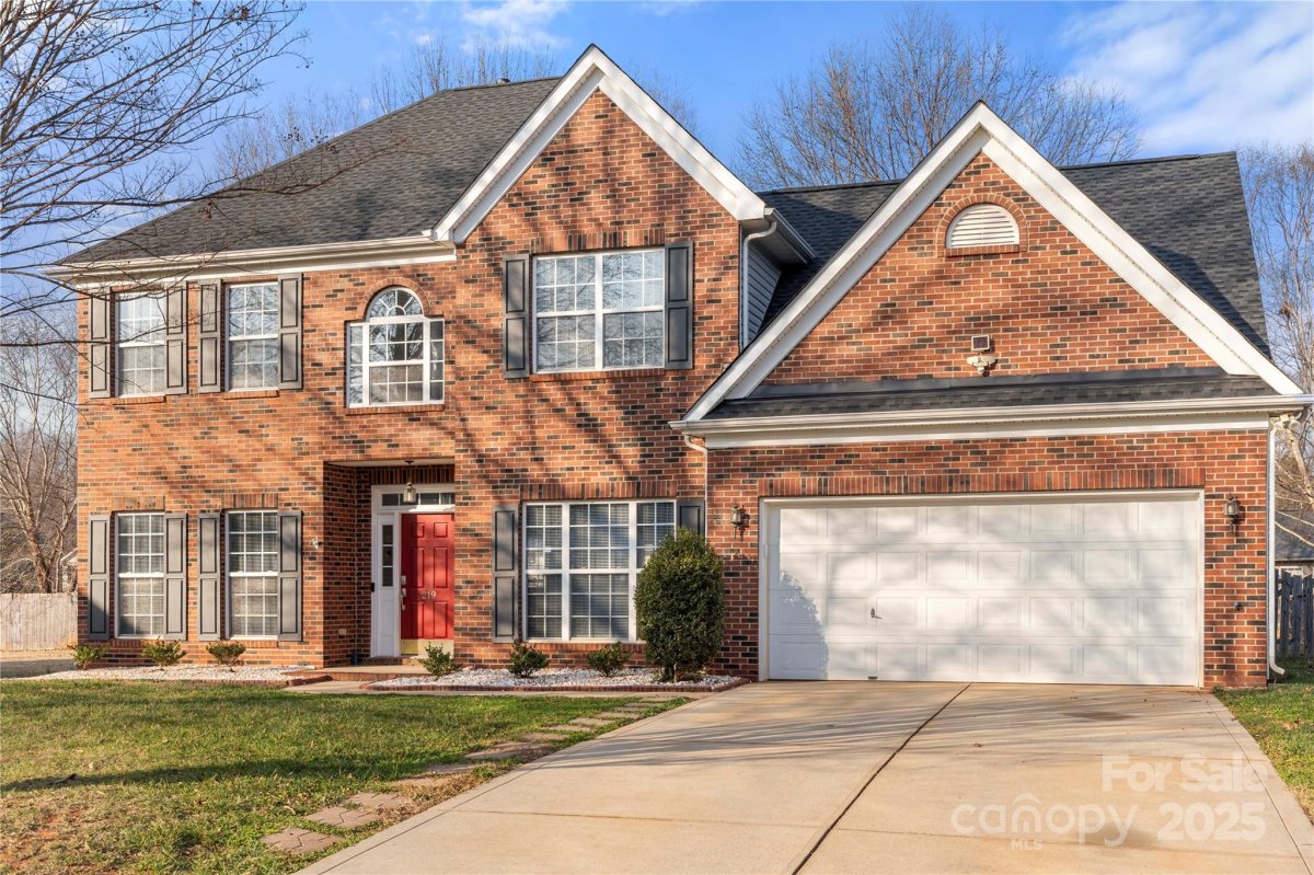 219 Harrowfield Heights