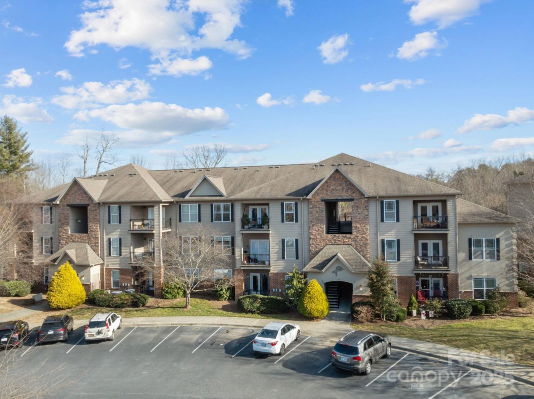176 Brickton Village Circle 206