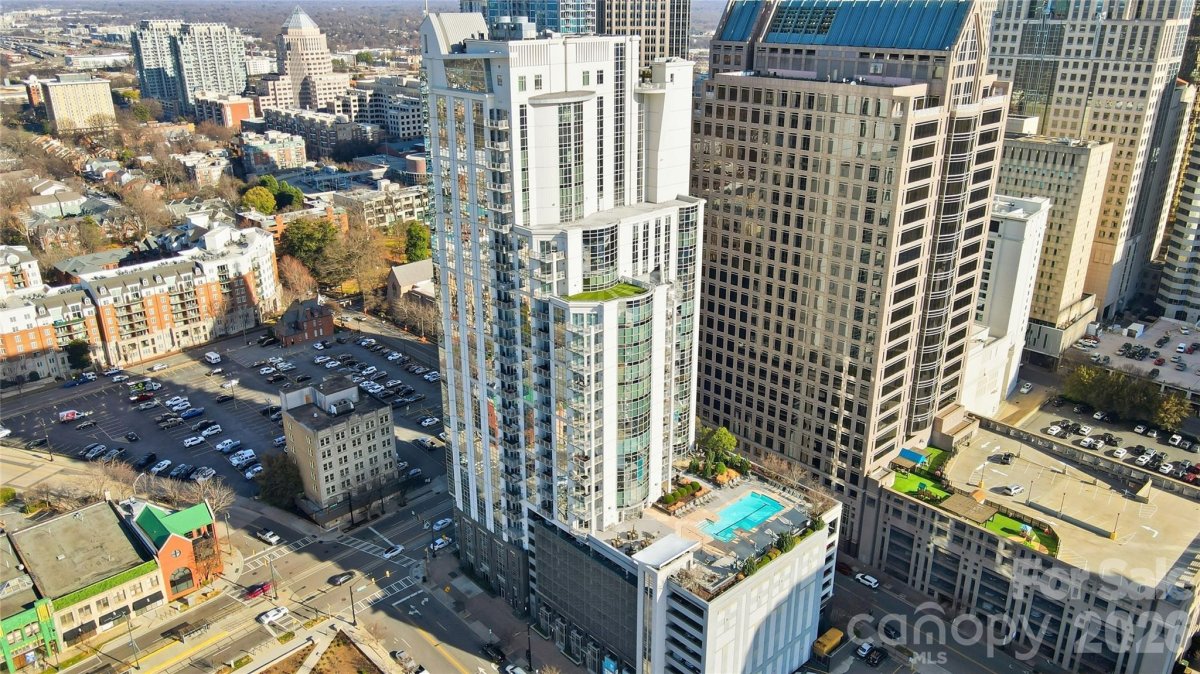 333 W Trade Street