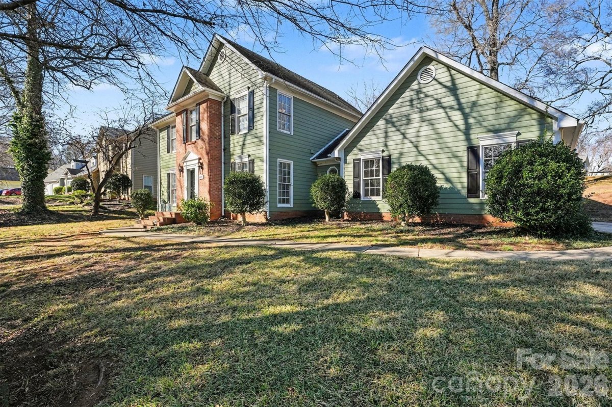 1635 Bear Mountain Road