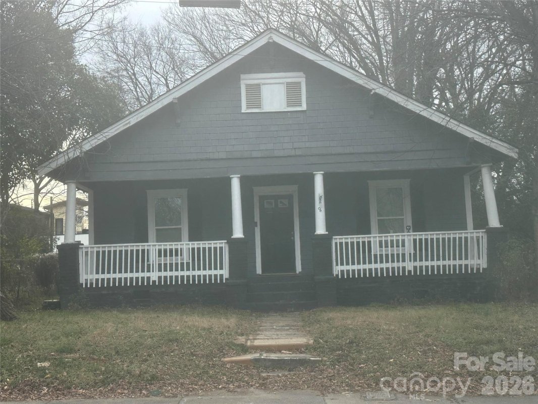 628 E 18th Street
