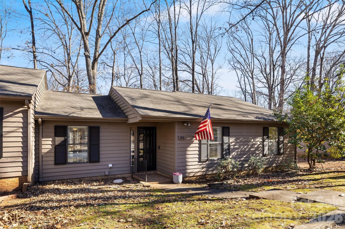 372 Tall Oaks Trail