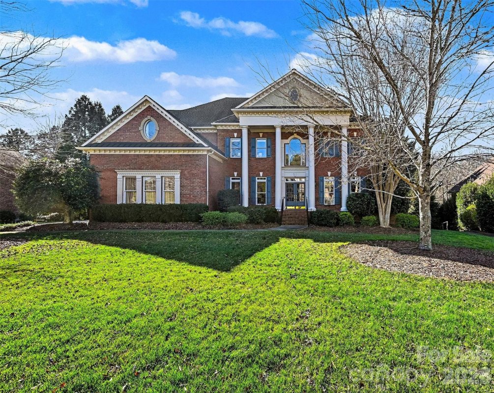 2214 Highland Forest Drive