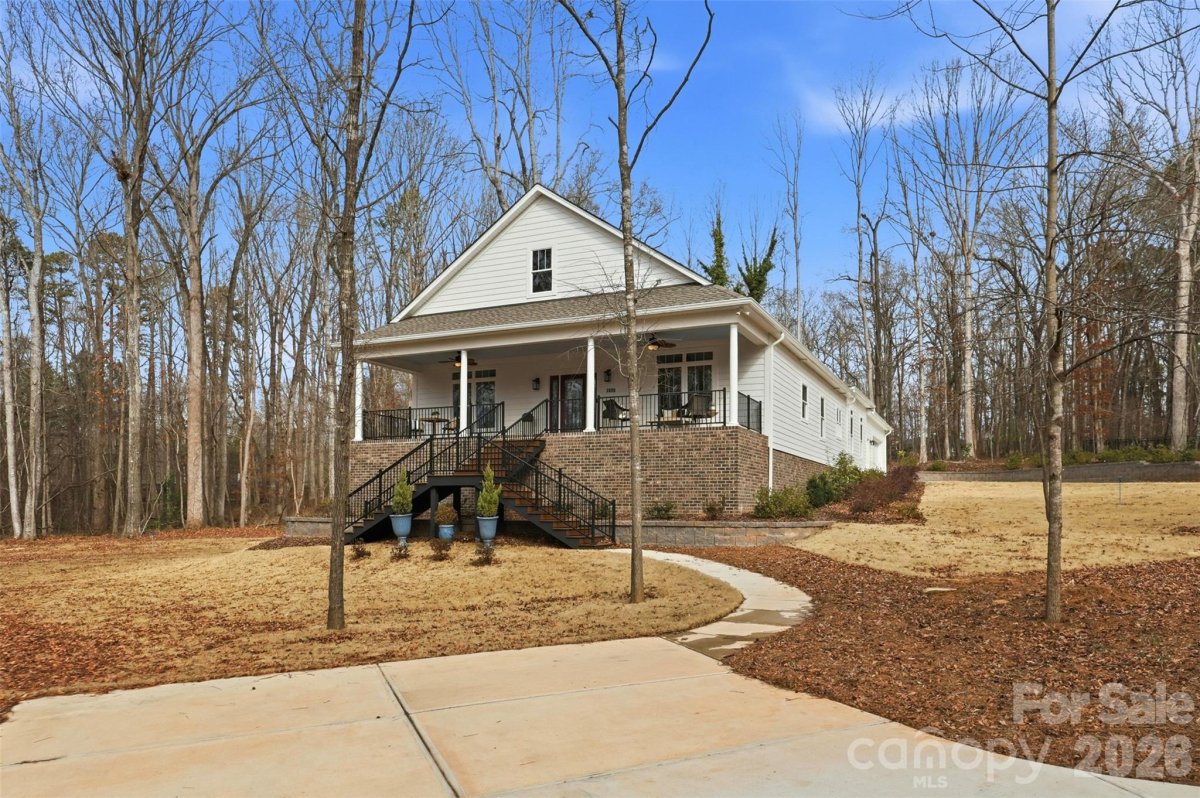 2698 Oakhurst Drive