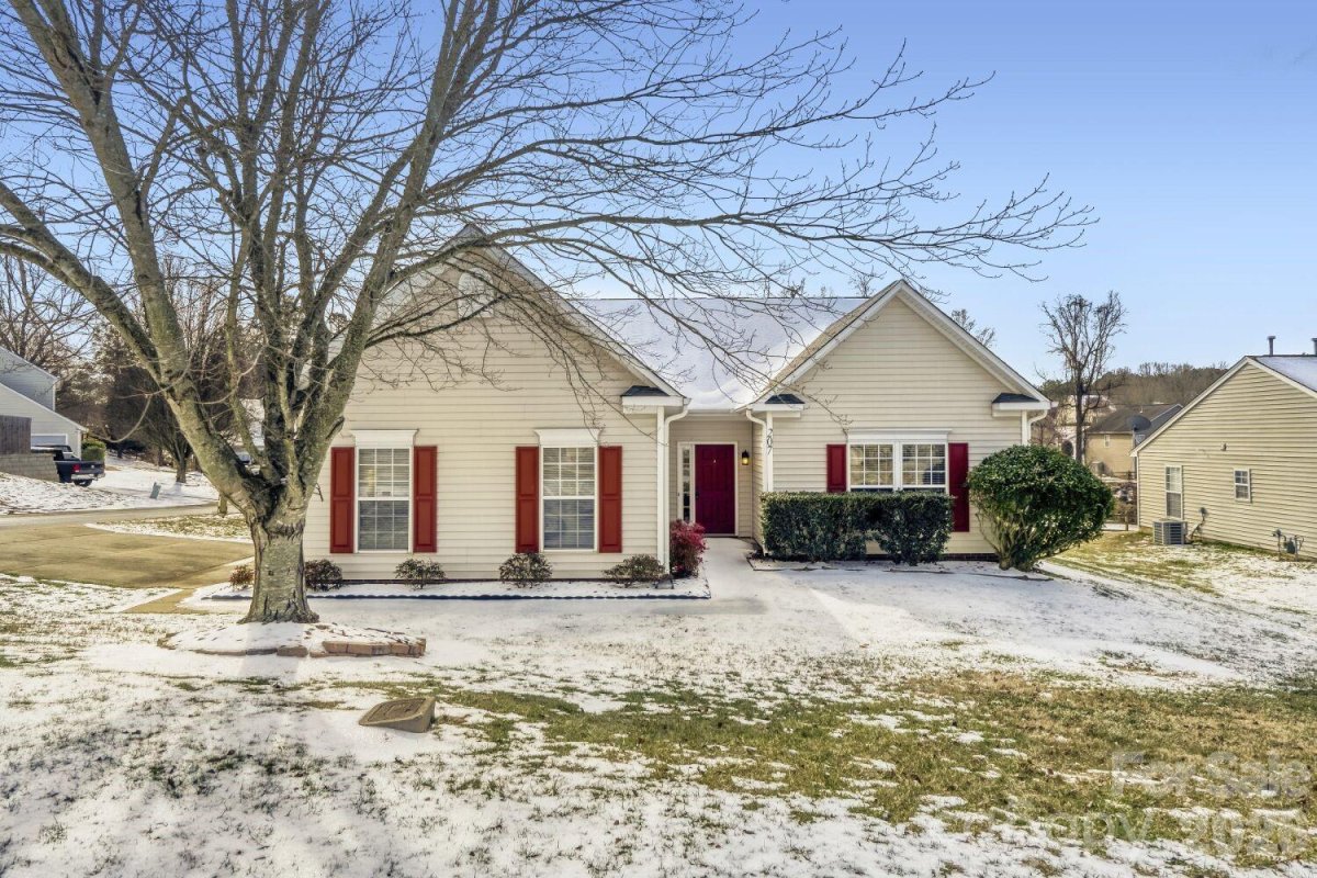 207 Grayland Road