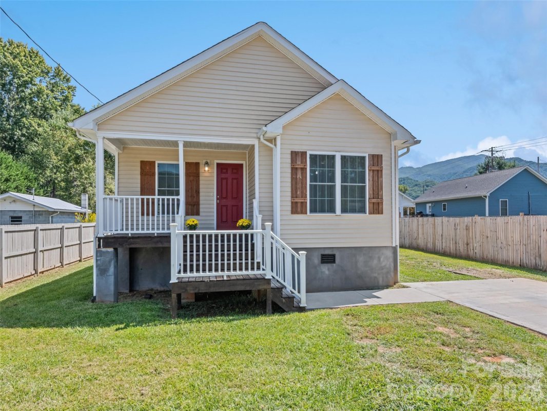 721 Camelot Drive