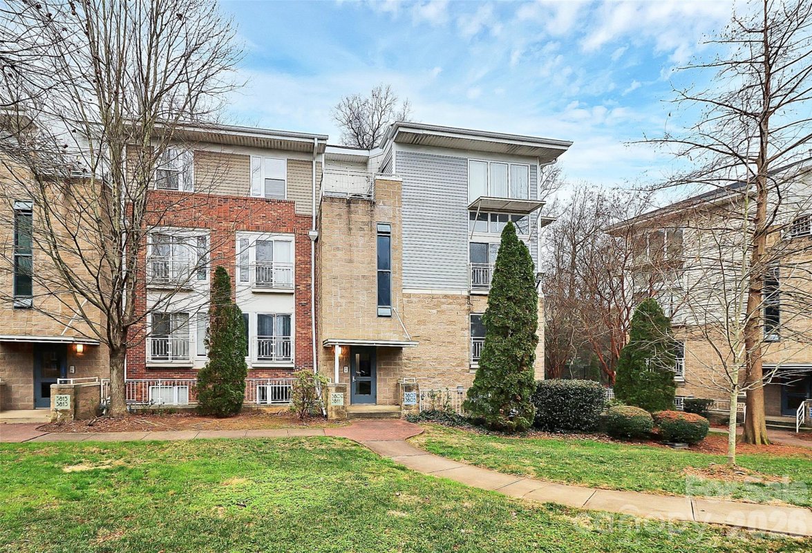 3805 Picasso Court