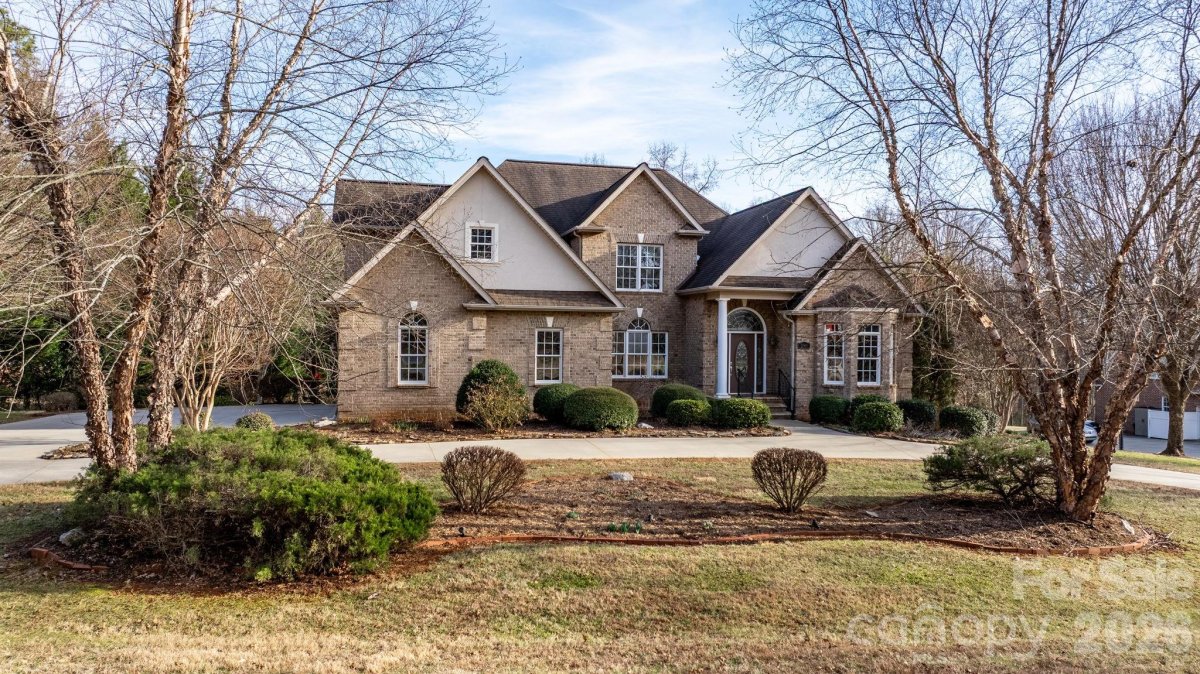 2301 Willow Creek Drive