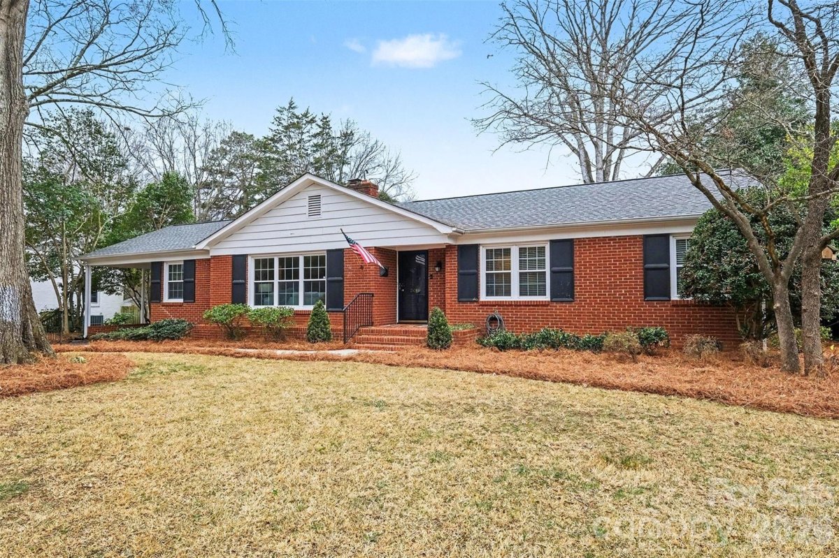 5011 Wedgewood Drive