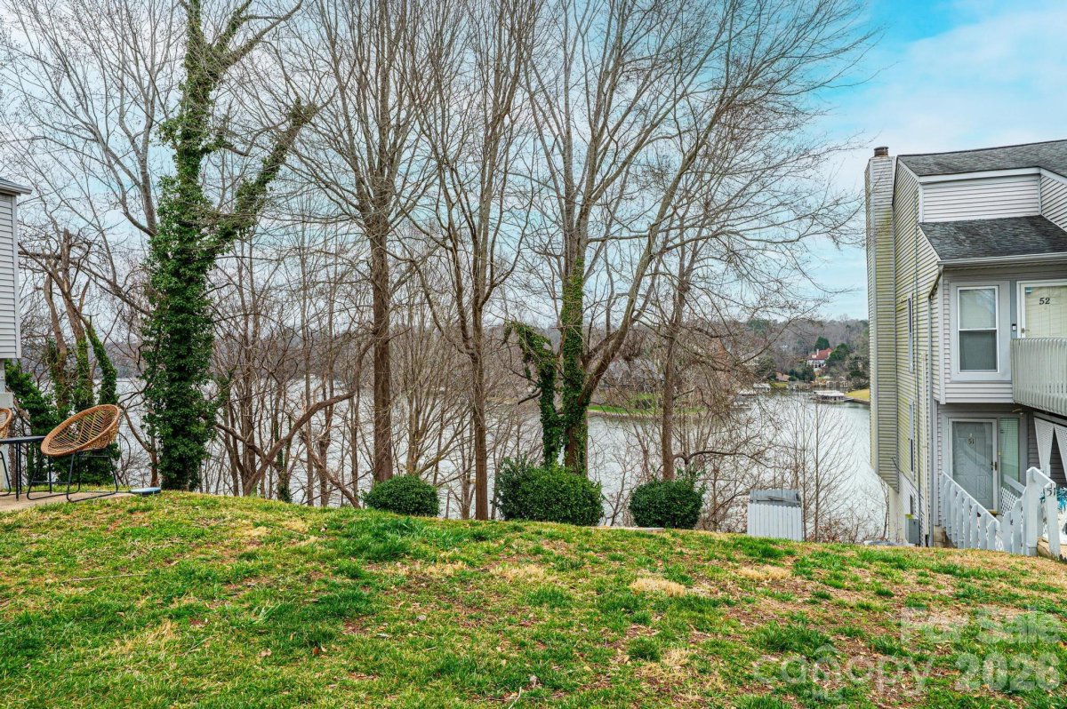 1050 21st Avenue
