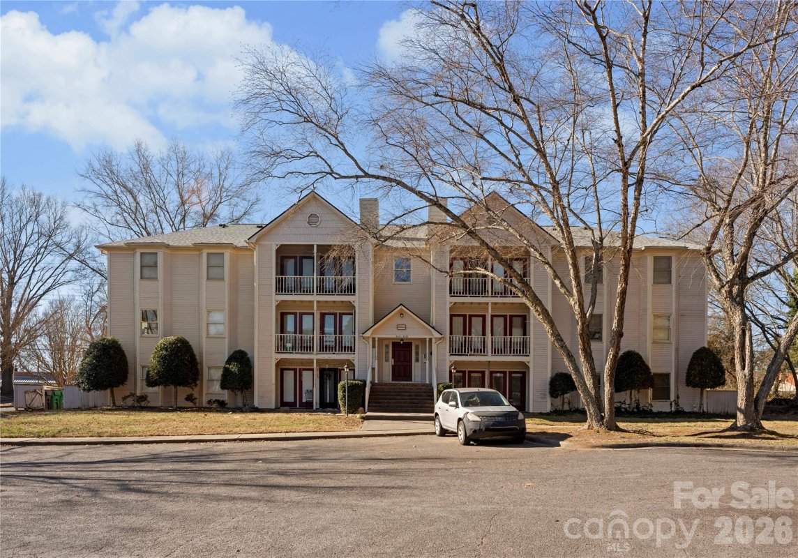 6101 Meadow Rose Lane