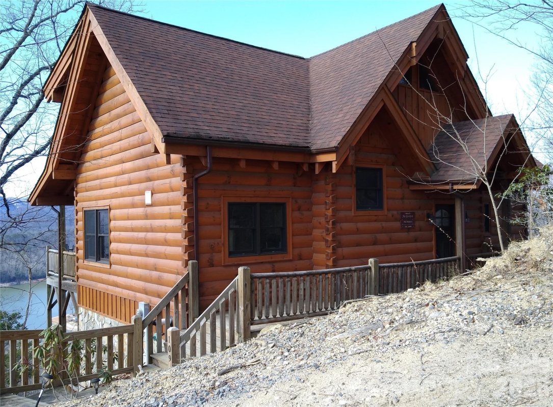 109 Overlook Point Lane
