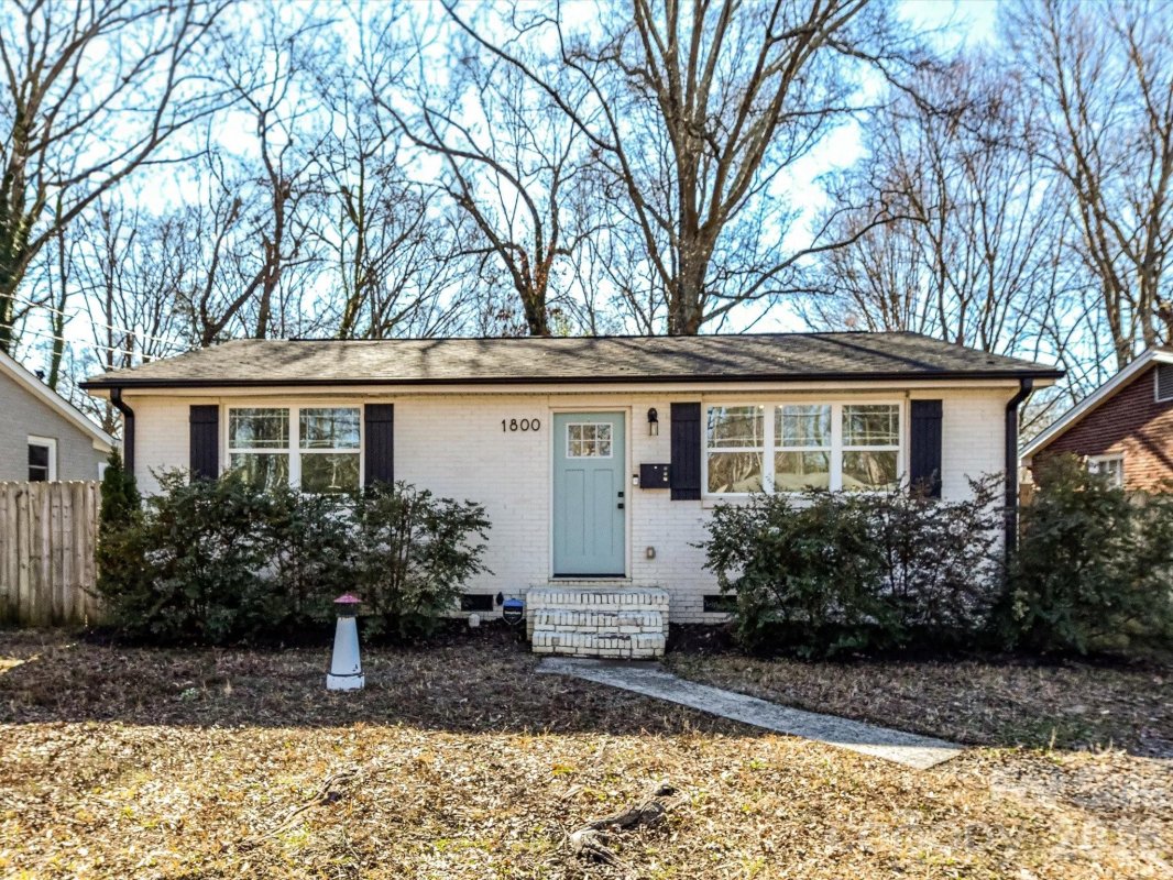 1800 Finchley Drive