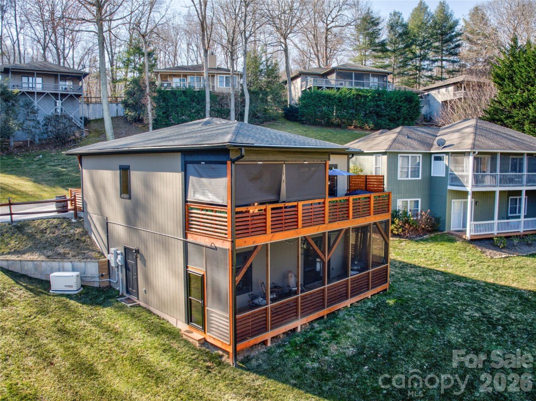 47 Winghaven Heights