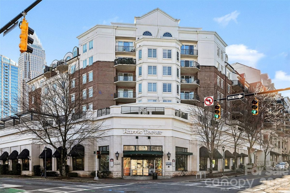 300 W 5th Street