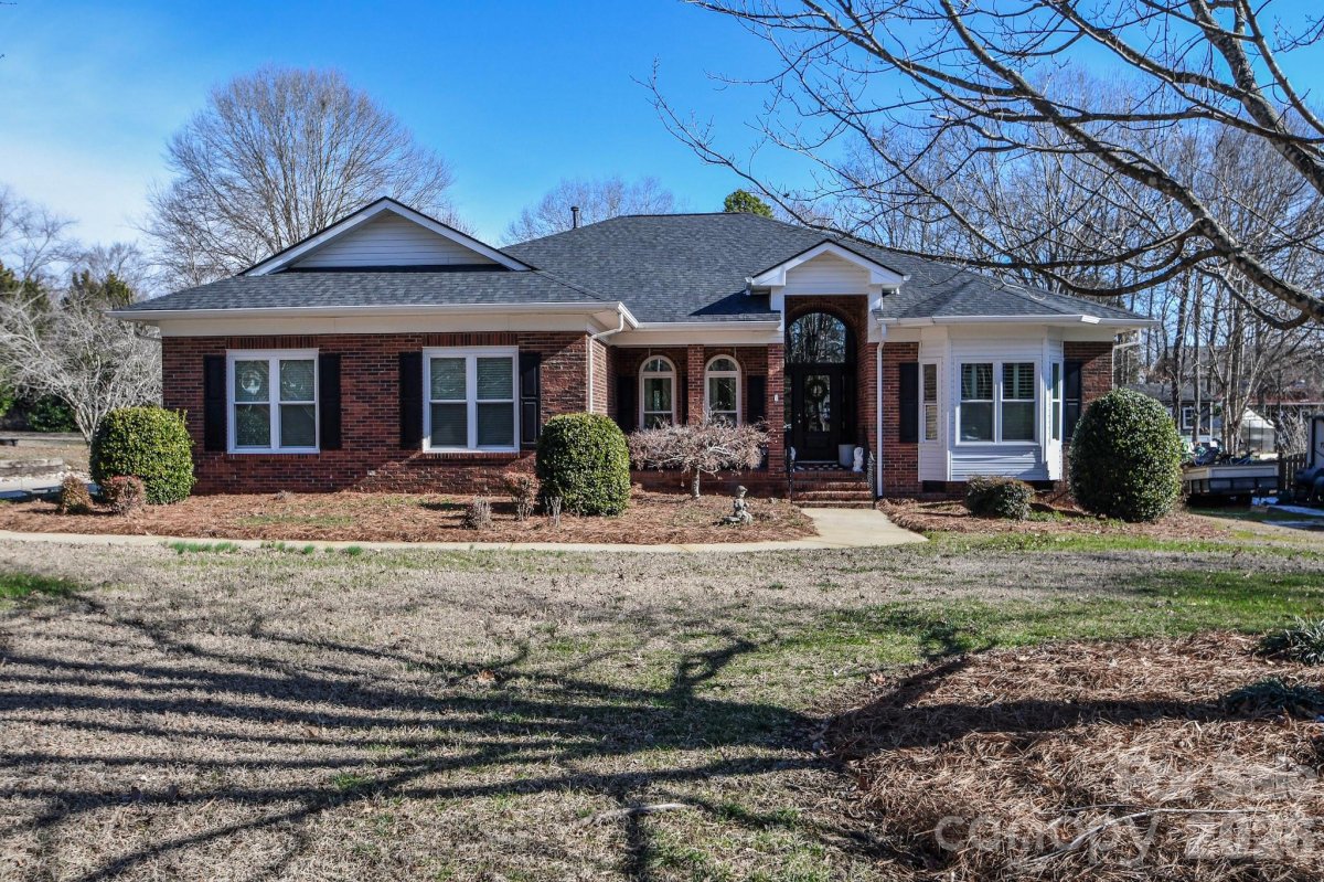 5314 Woodridge Drive