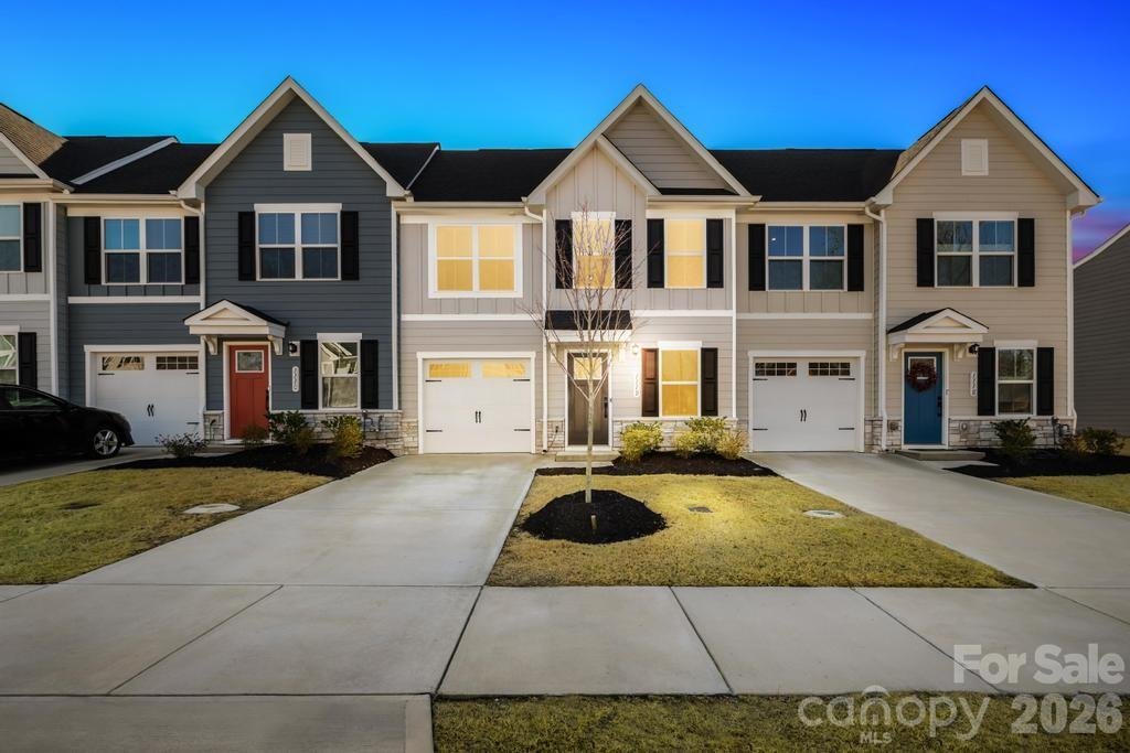 111 Skylar View Way