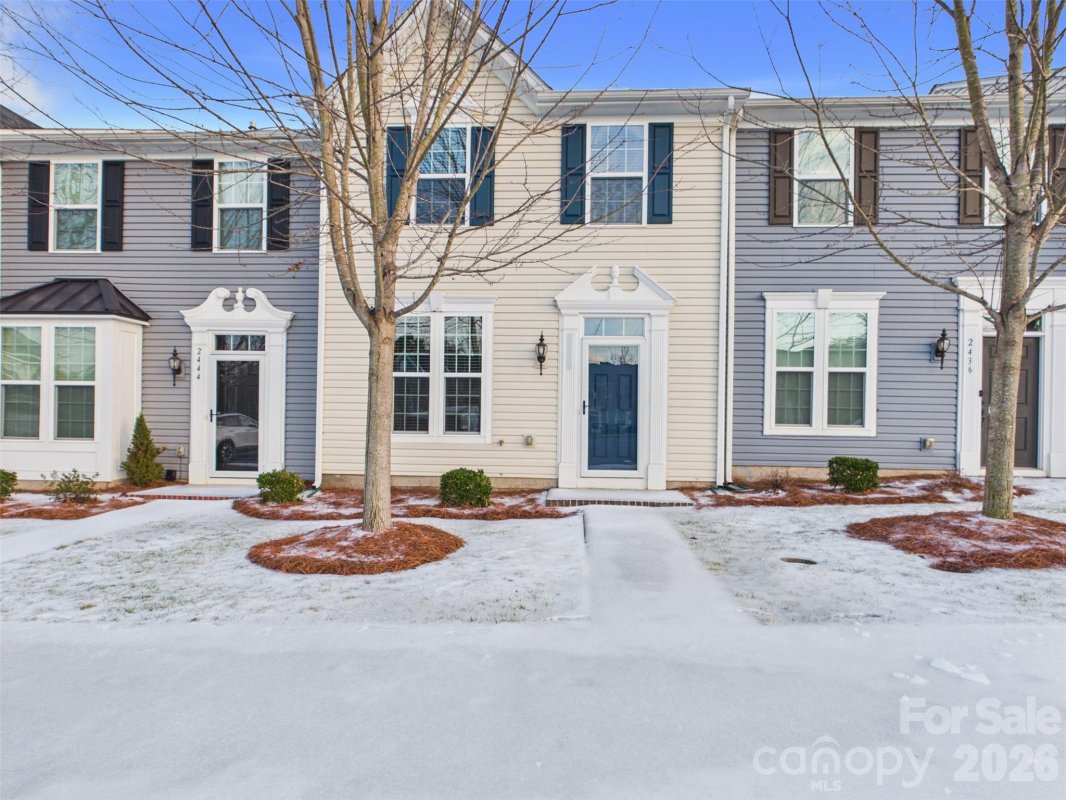 2440 Mariners Cove Lane