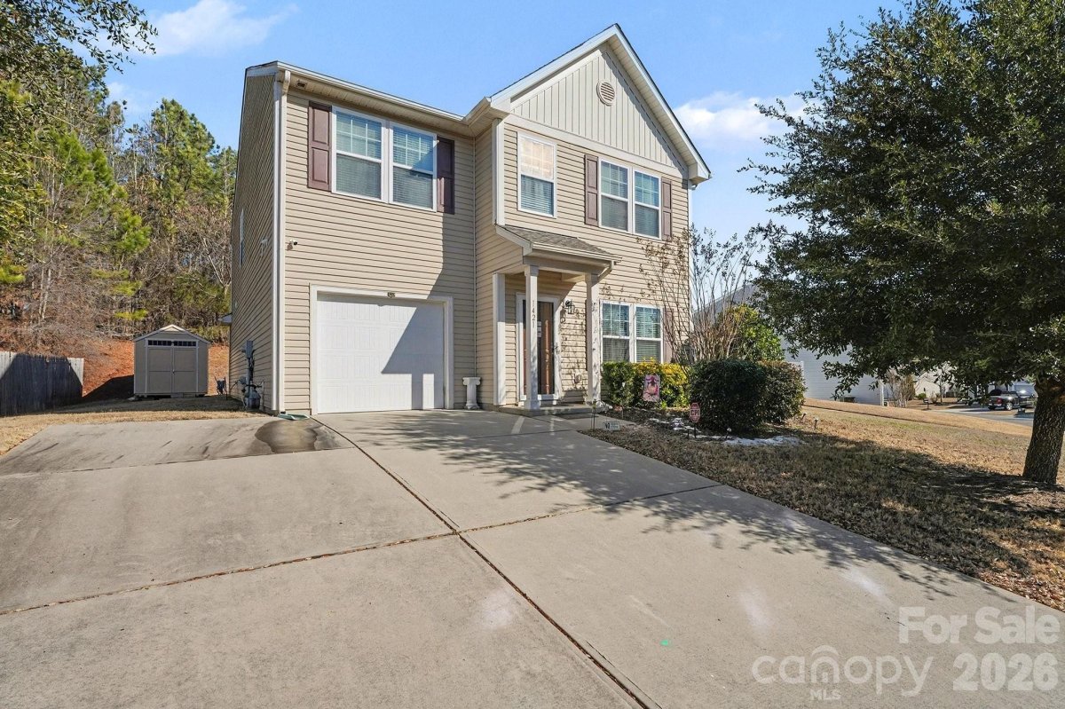 1421 Hyacinthia Lane