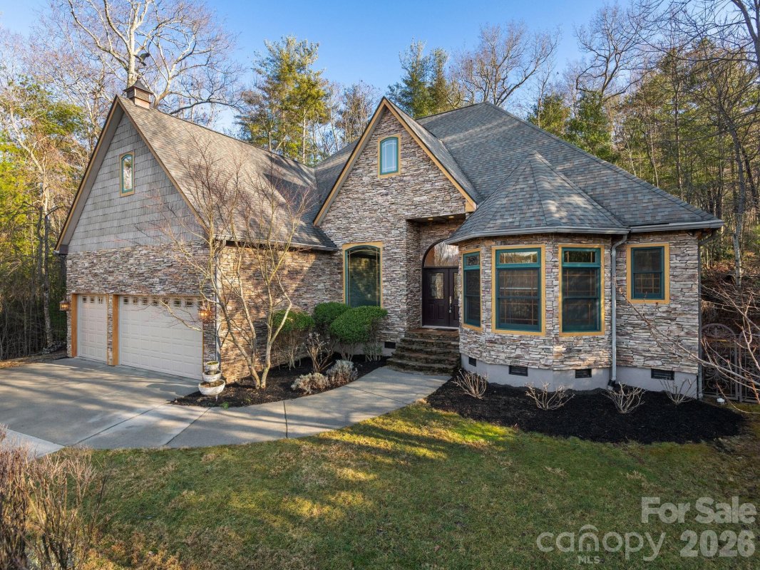 86 Oak Hollow Drive