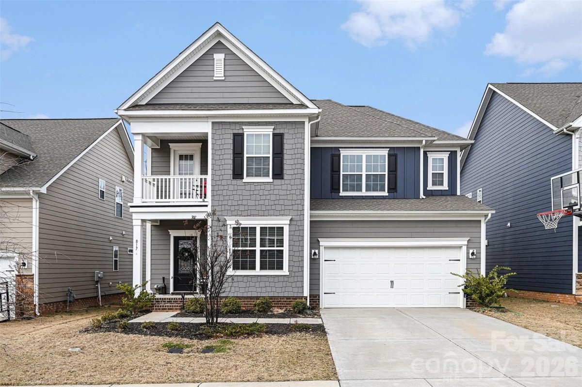 817 Deep River Way
