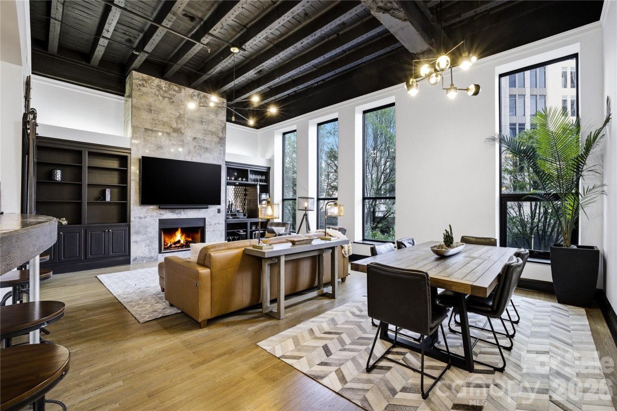 127 N Tryon Street