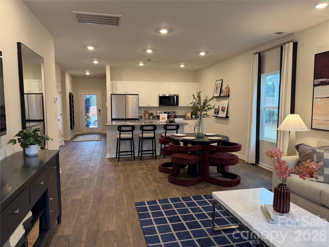 1004 Marble Passage