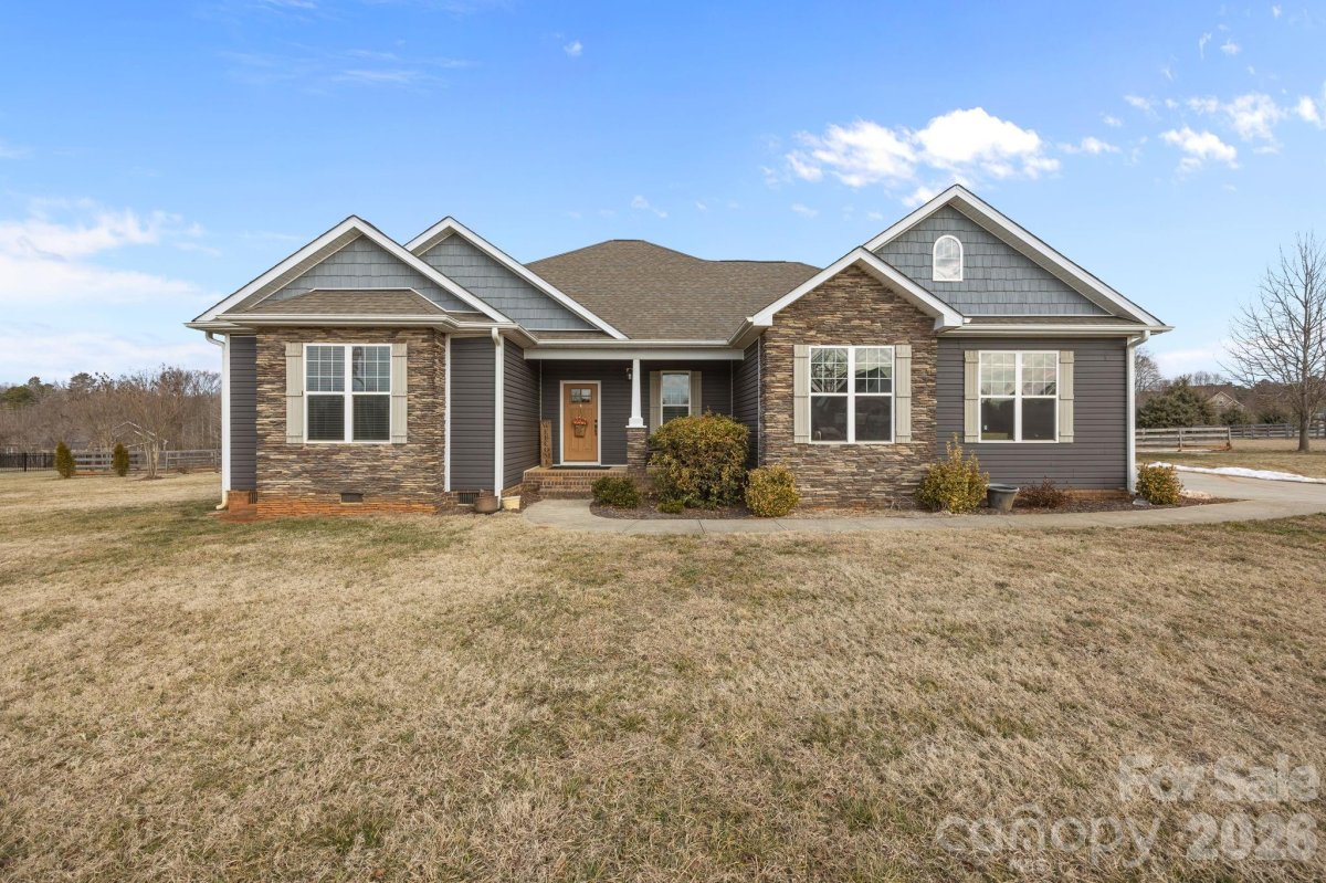 1589 Paddock Circle