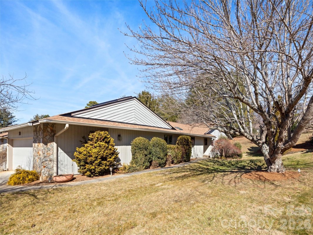 132 Deerlake Drive