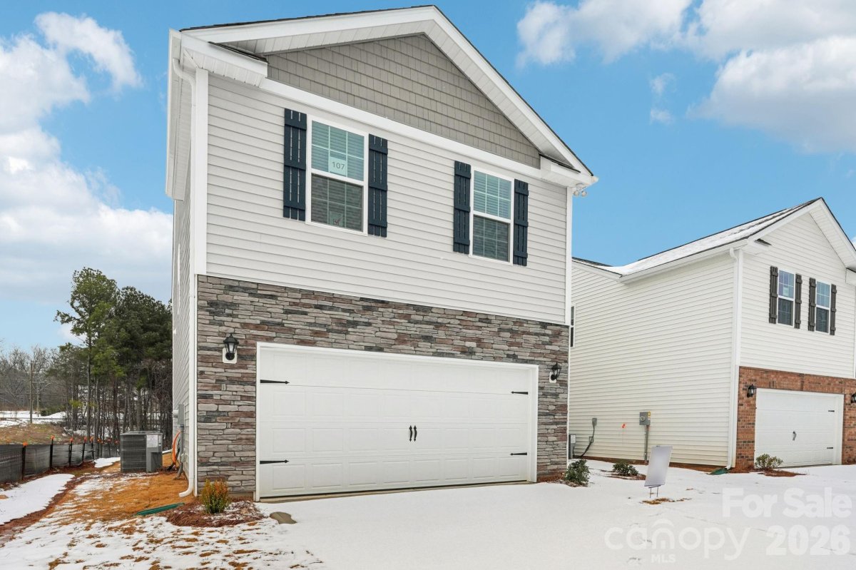1443 Mammoth Road