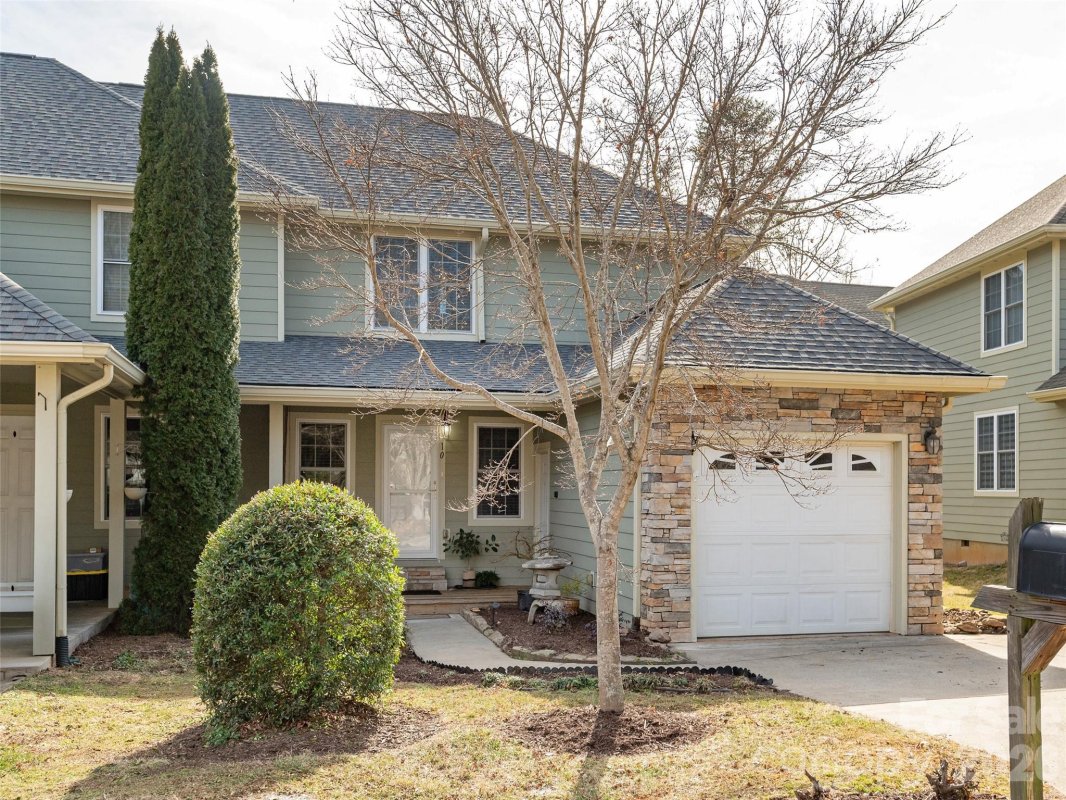 10 Aberdeen Drive
