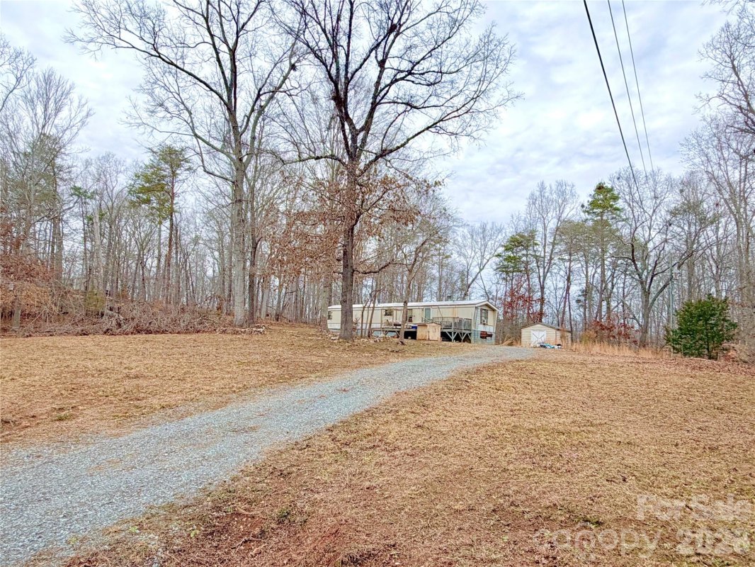 1085 Love Valley Road