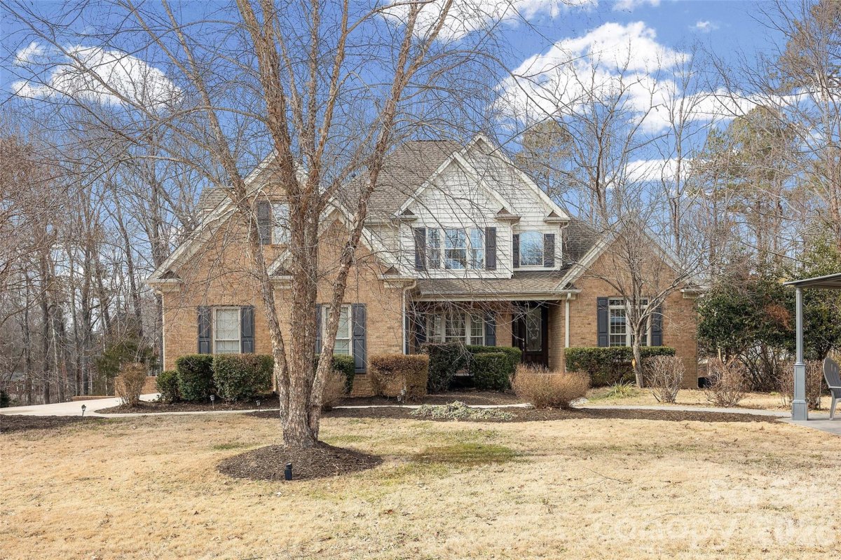 2409 Valelake Road