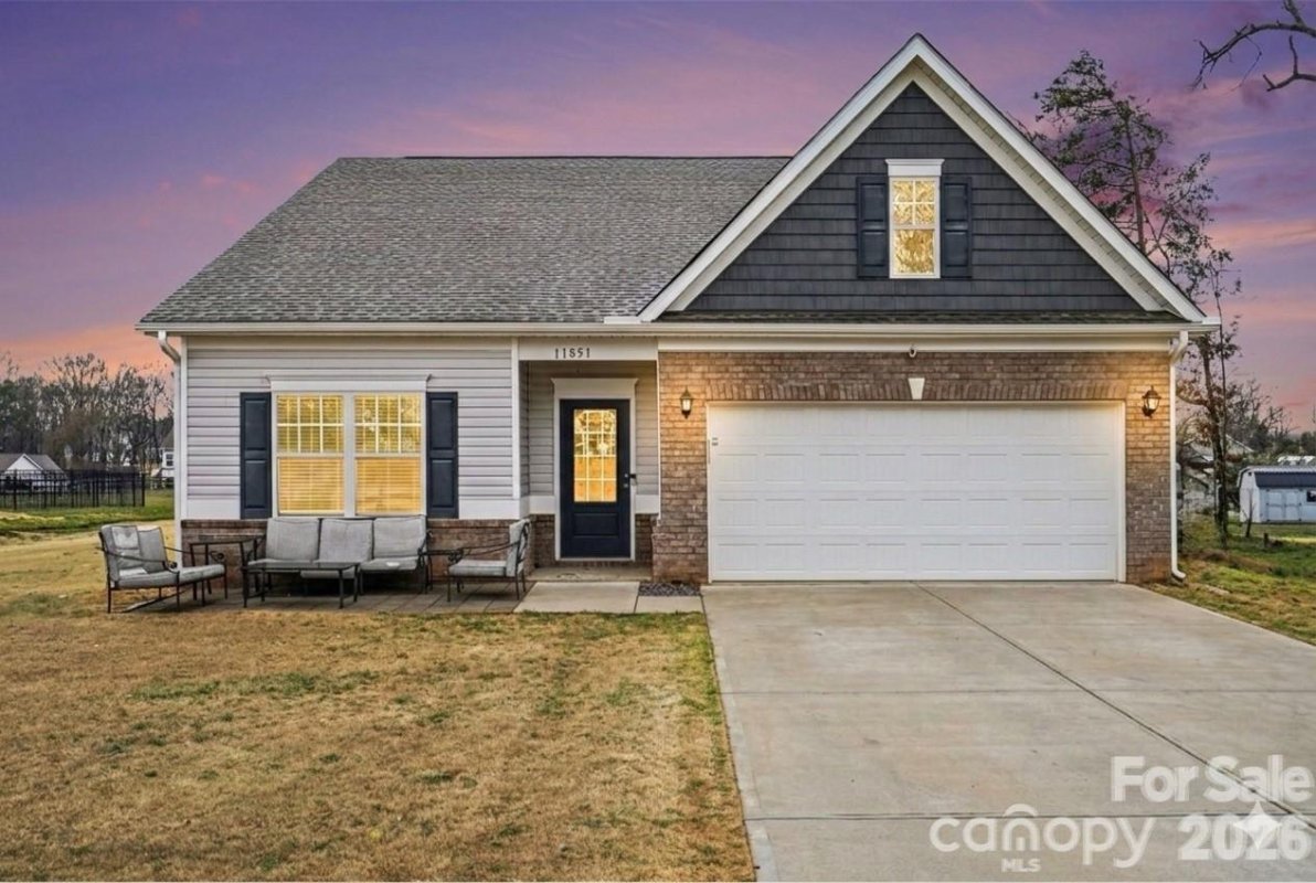 11851 Saddle Back Trail