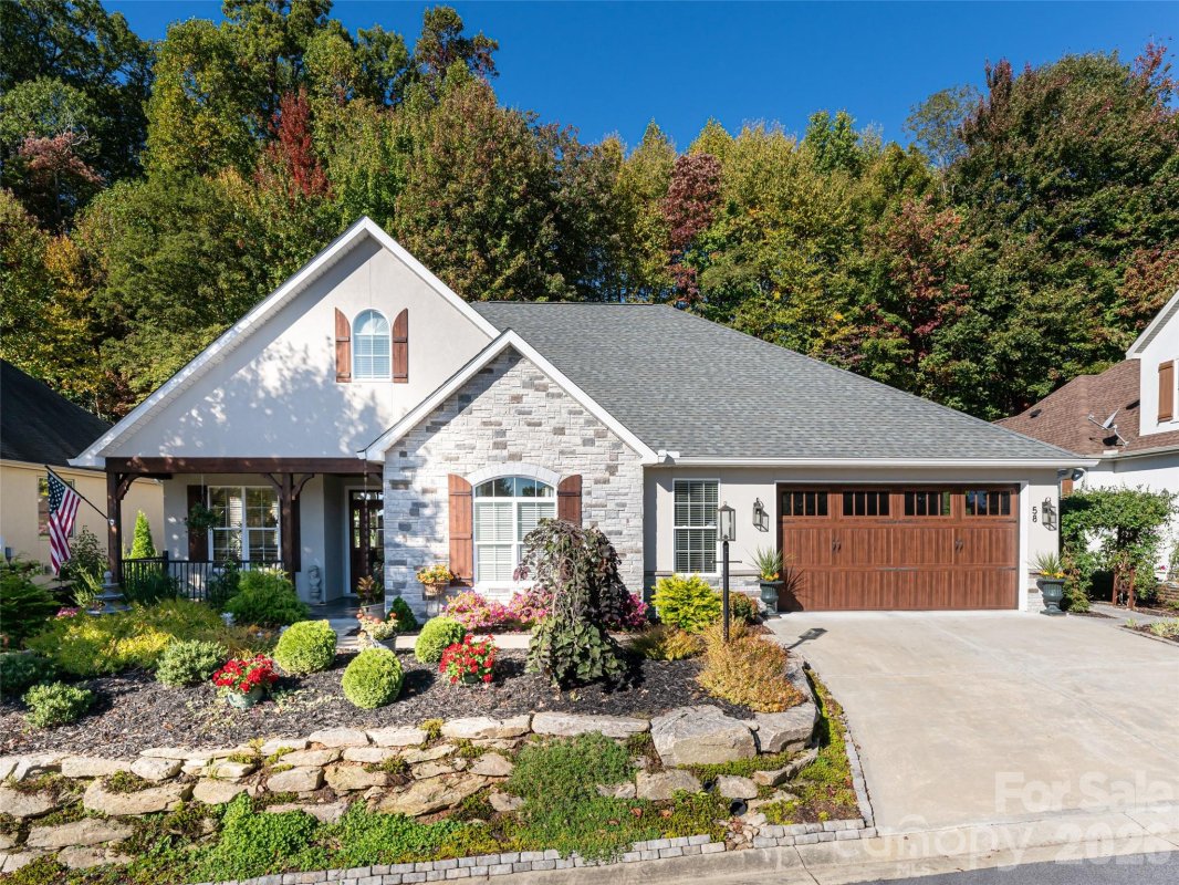 58 Carriage Highlands Court