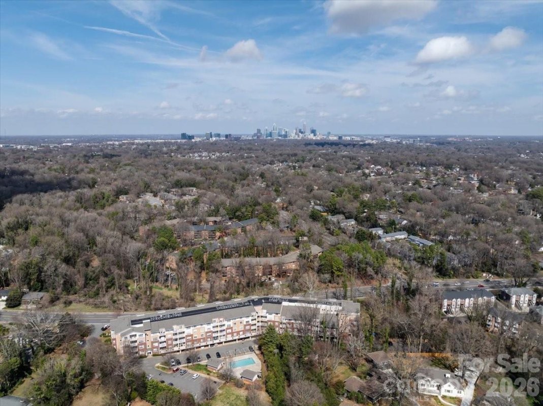 1000 E Woodlawn Road