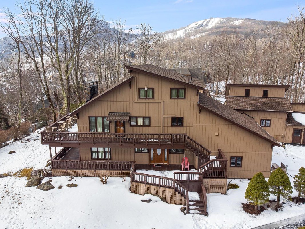 301 Highland Circle