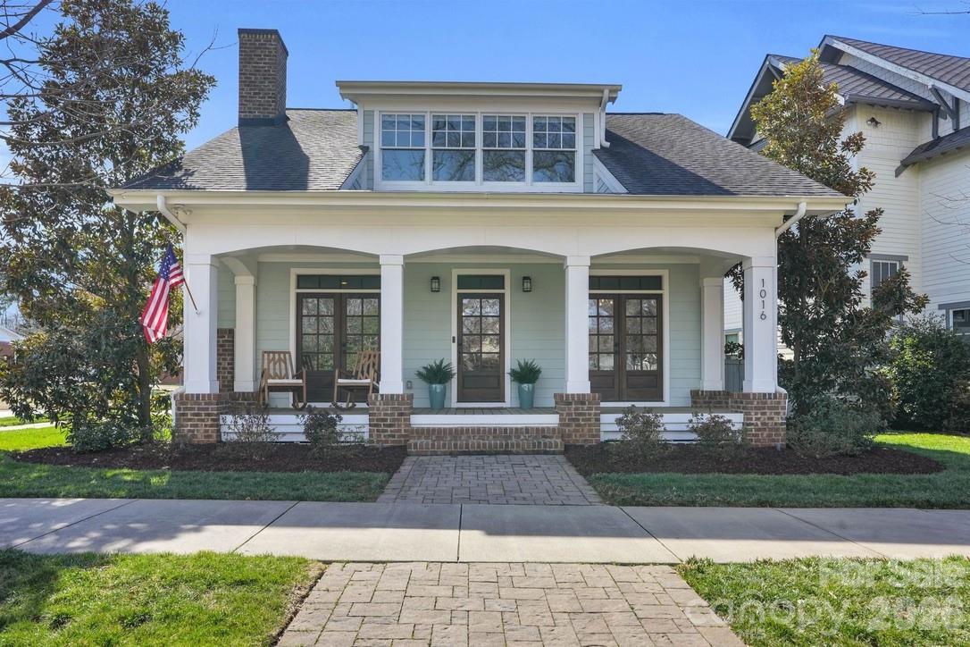 1016 Urban Place
