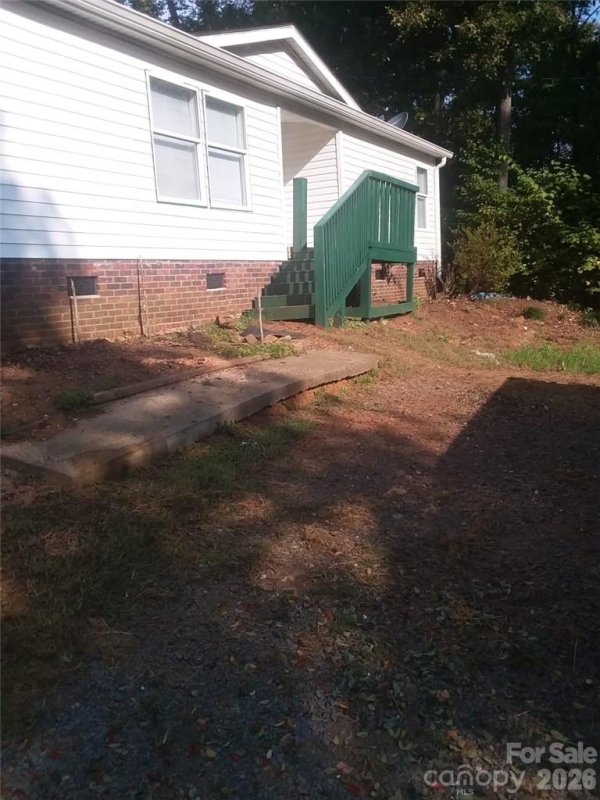 630 Pinelake Drive