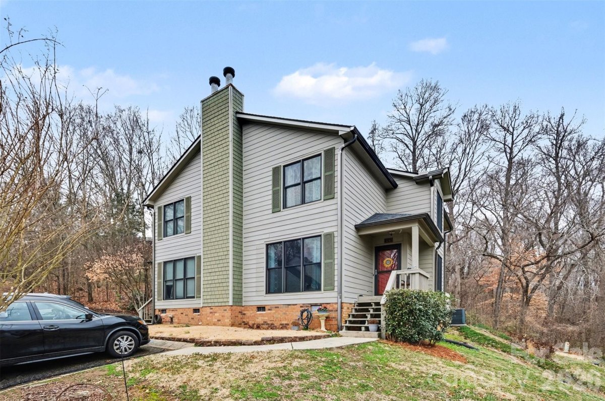 3240 Carlyle Drive