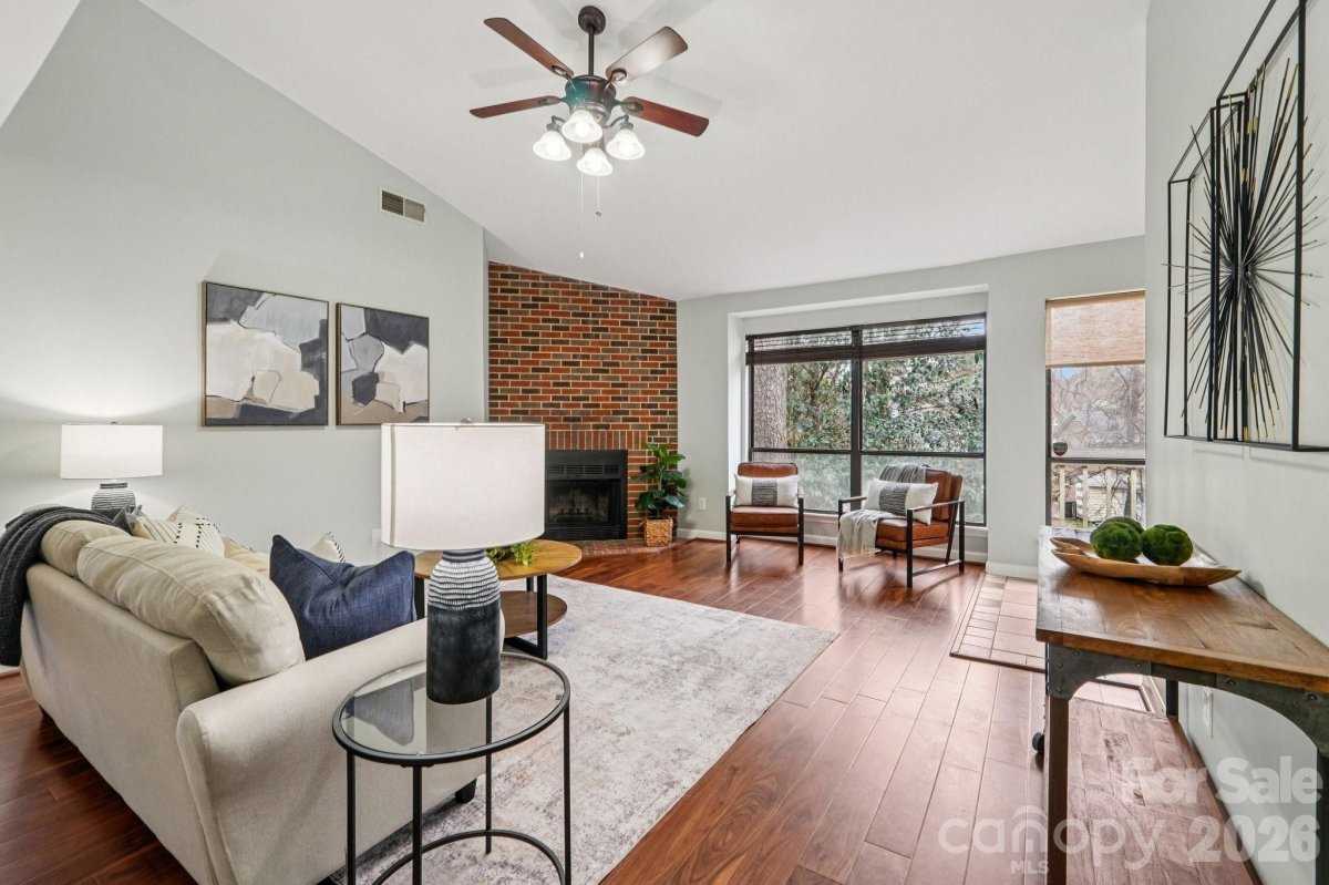 1606 Sharon Road