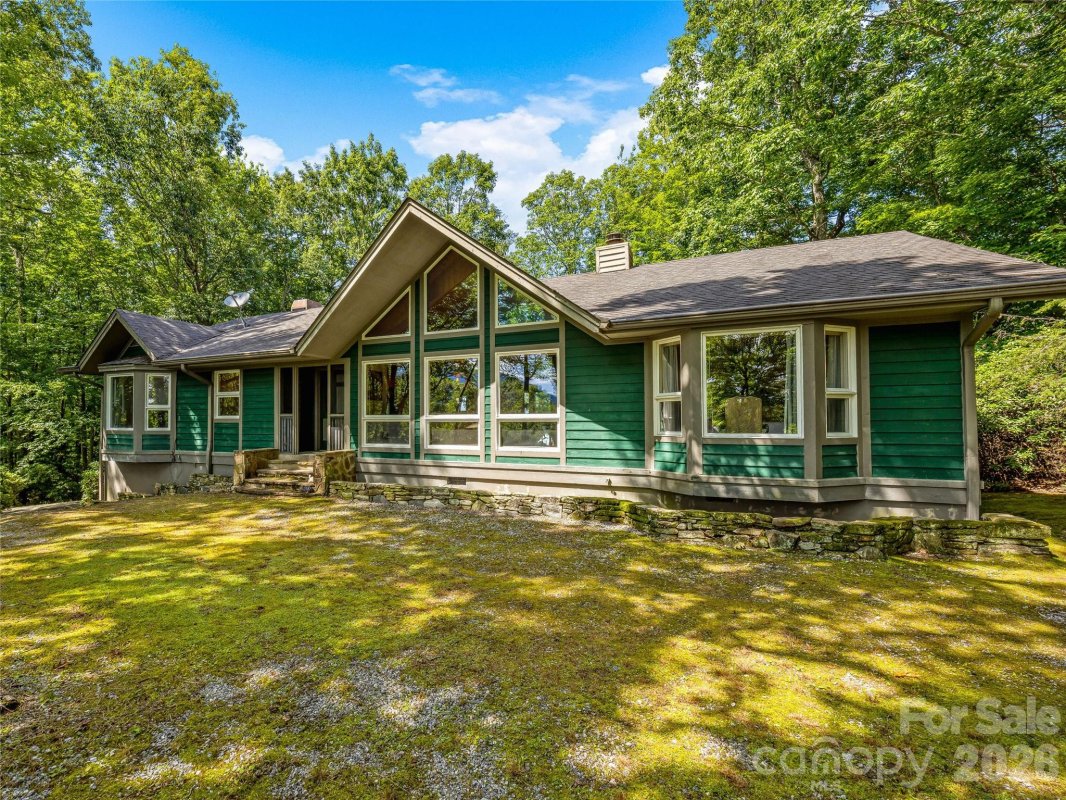 796 Hawk Mountain Road