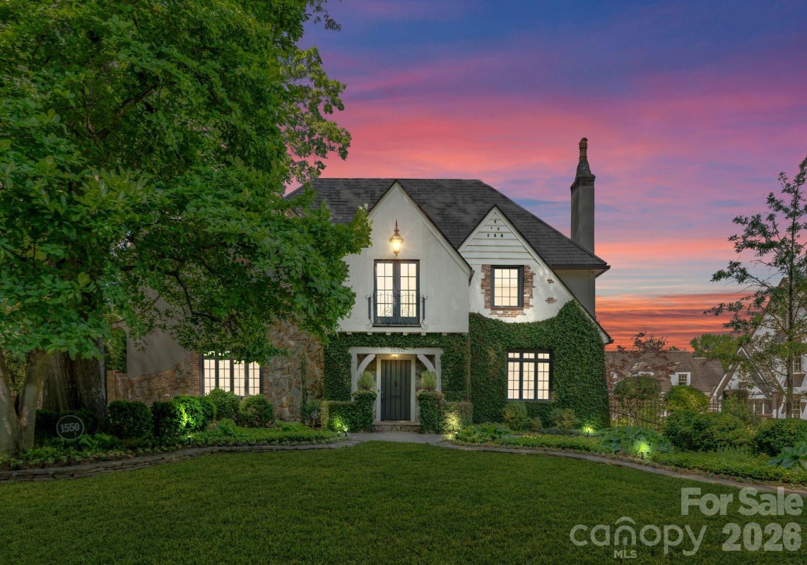 1550 Queens Road