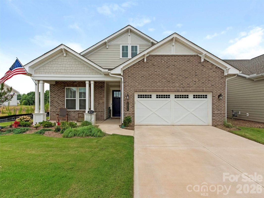 2026 Lake Como Drive