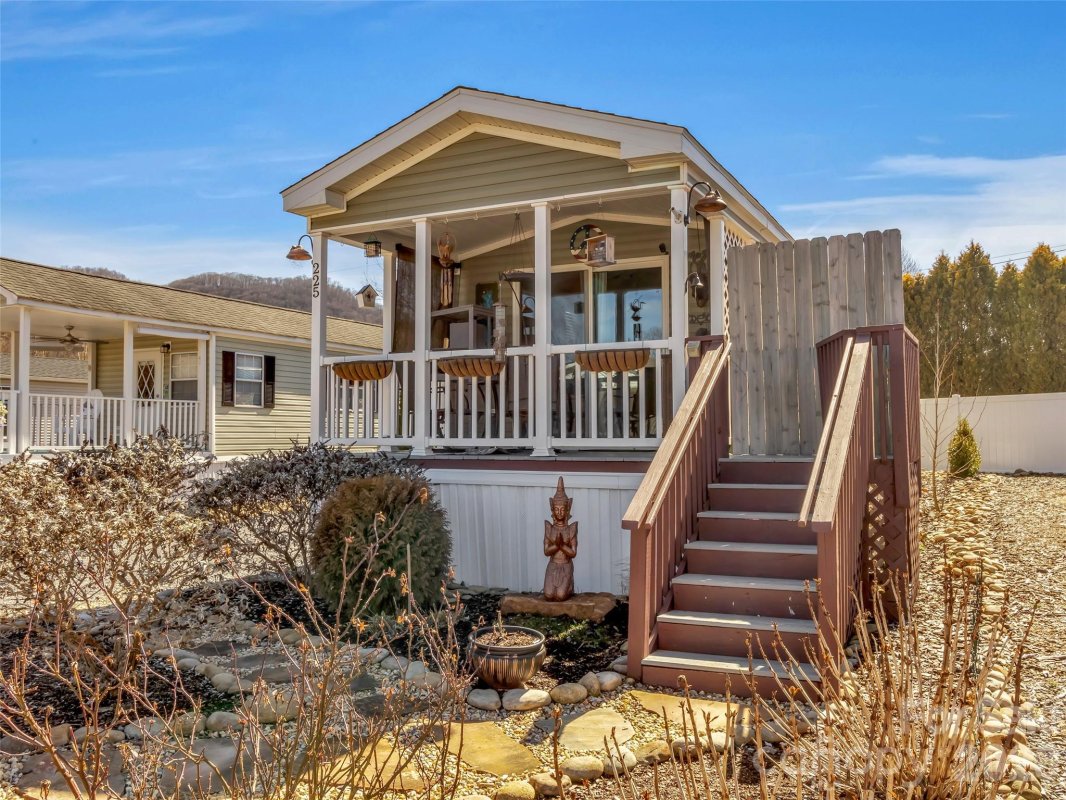 225 Pike Point