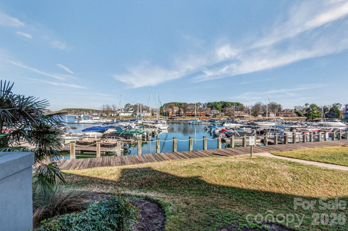 18695 Vineyard Point Lane
