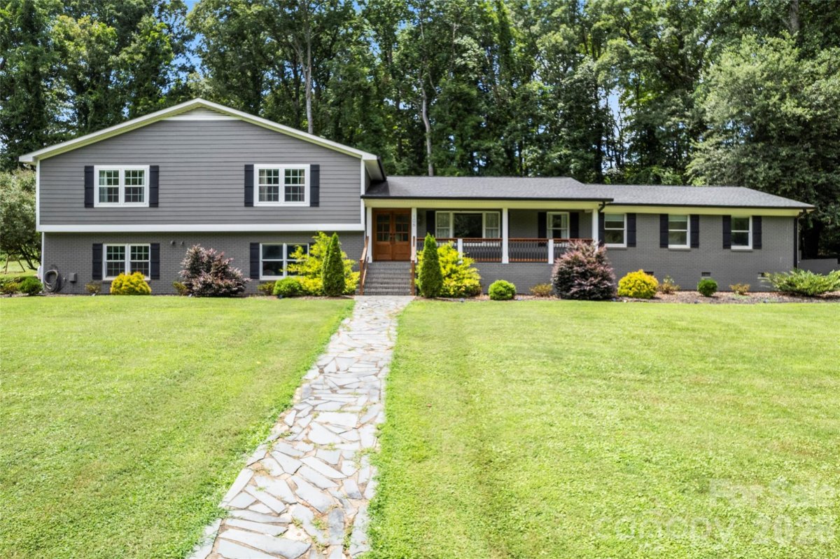 108 Brookmeade Drive