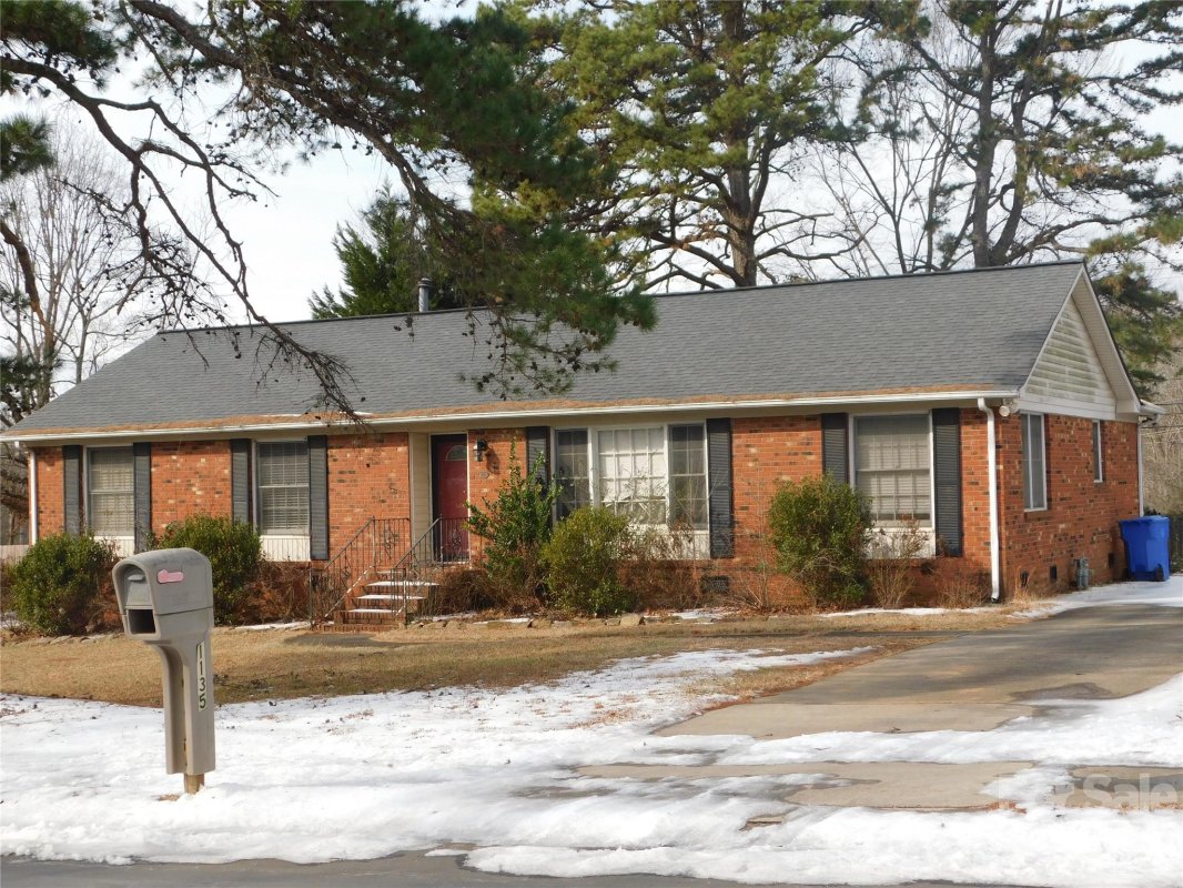 1135 Fieldstone Road