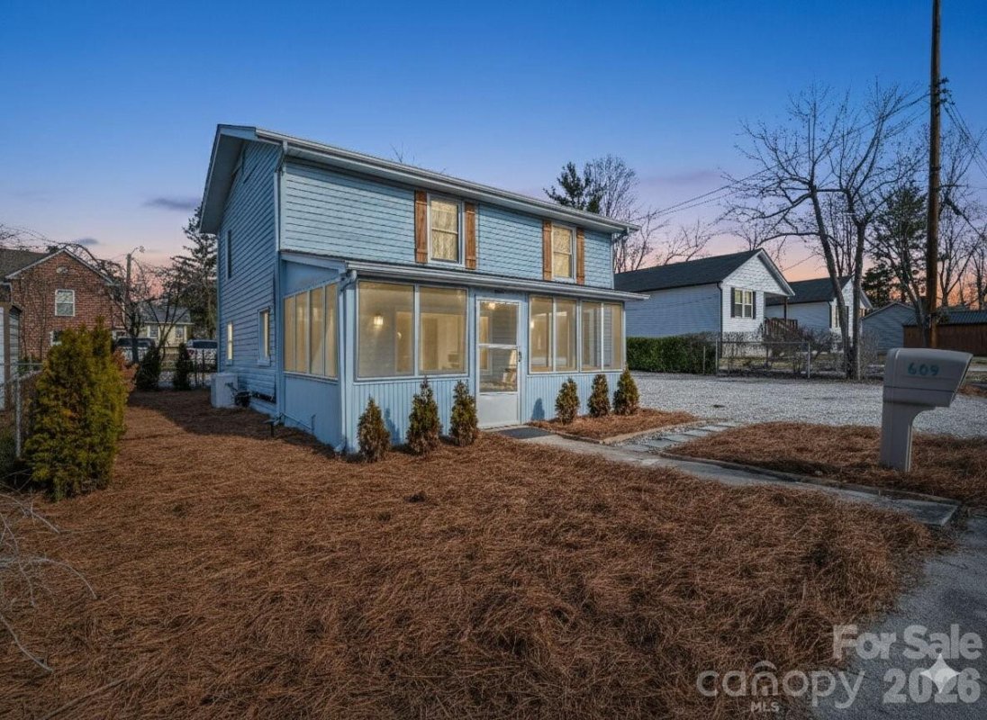 609 Edgewood Avenue